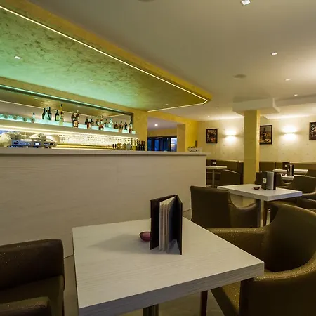 Apartmanhotel La 3*